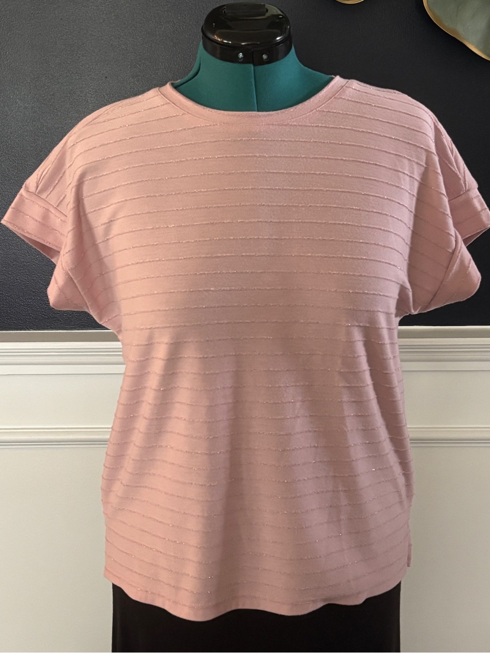 Ellen Tracy Pink Textured Shimmer Stripe Short Sleeve Top Women’s Large